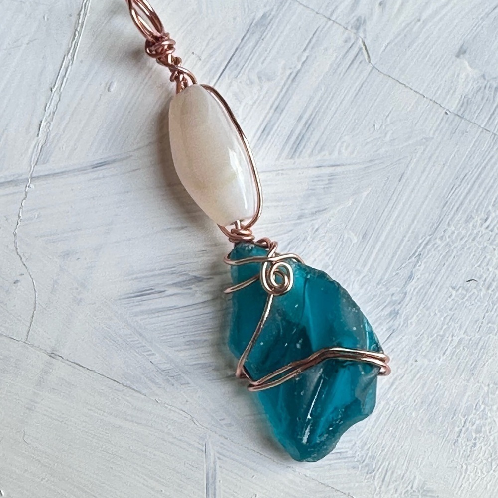 RUBYRUDI Artisan Beach Glass Pendant Wire Wrapped Handmade Art To Wear 4174 B